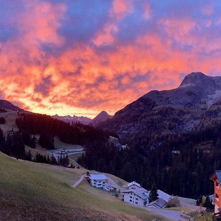 Haus Sonnenschein Apartment Warth  Bagian luar foto